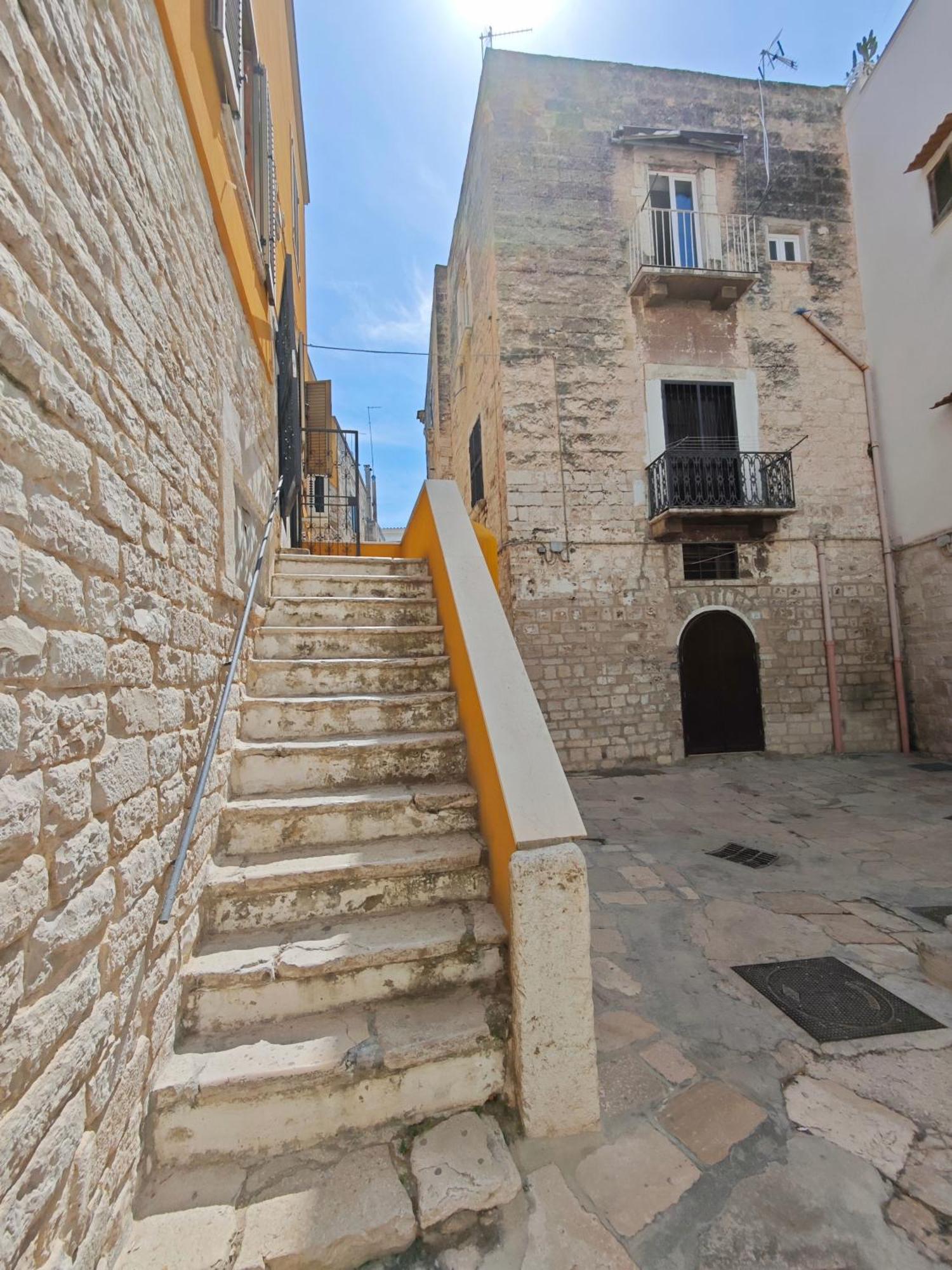 Dolce Terra Mia Apartment Trani Bagian luar foto